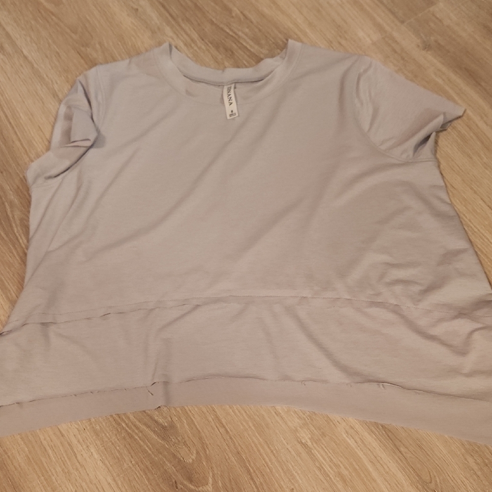 Zenana Outfitters Soft Gray Short Sleeve Top